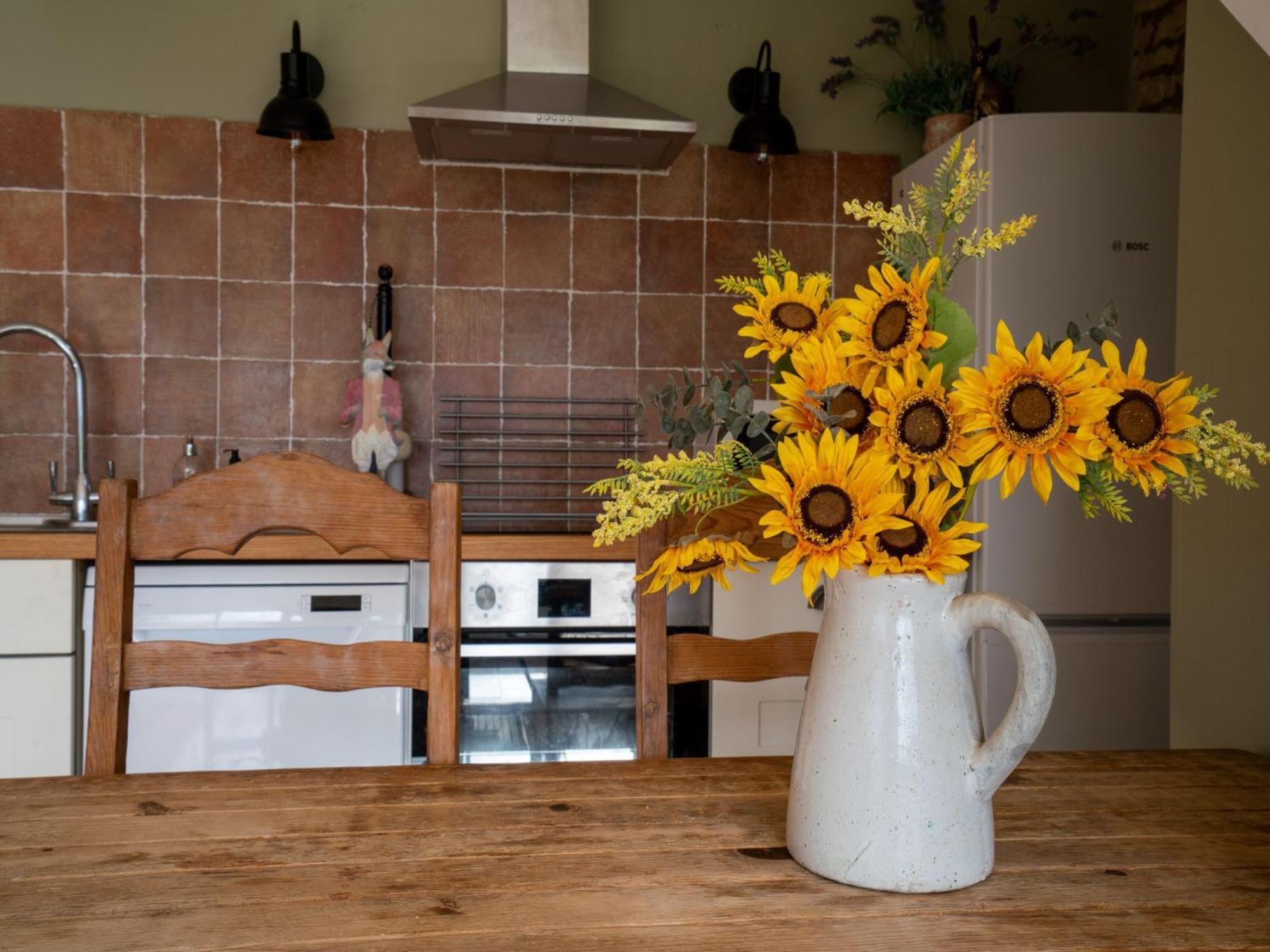 Pass The Keys Hare Cottage Wonderful Views And Parking Moreton-in-Marsh Kültér fotó