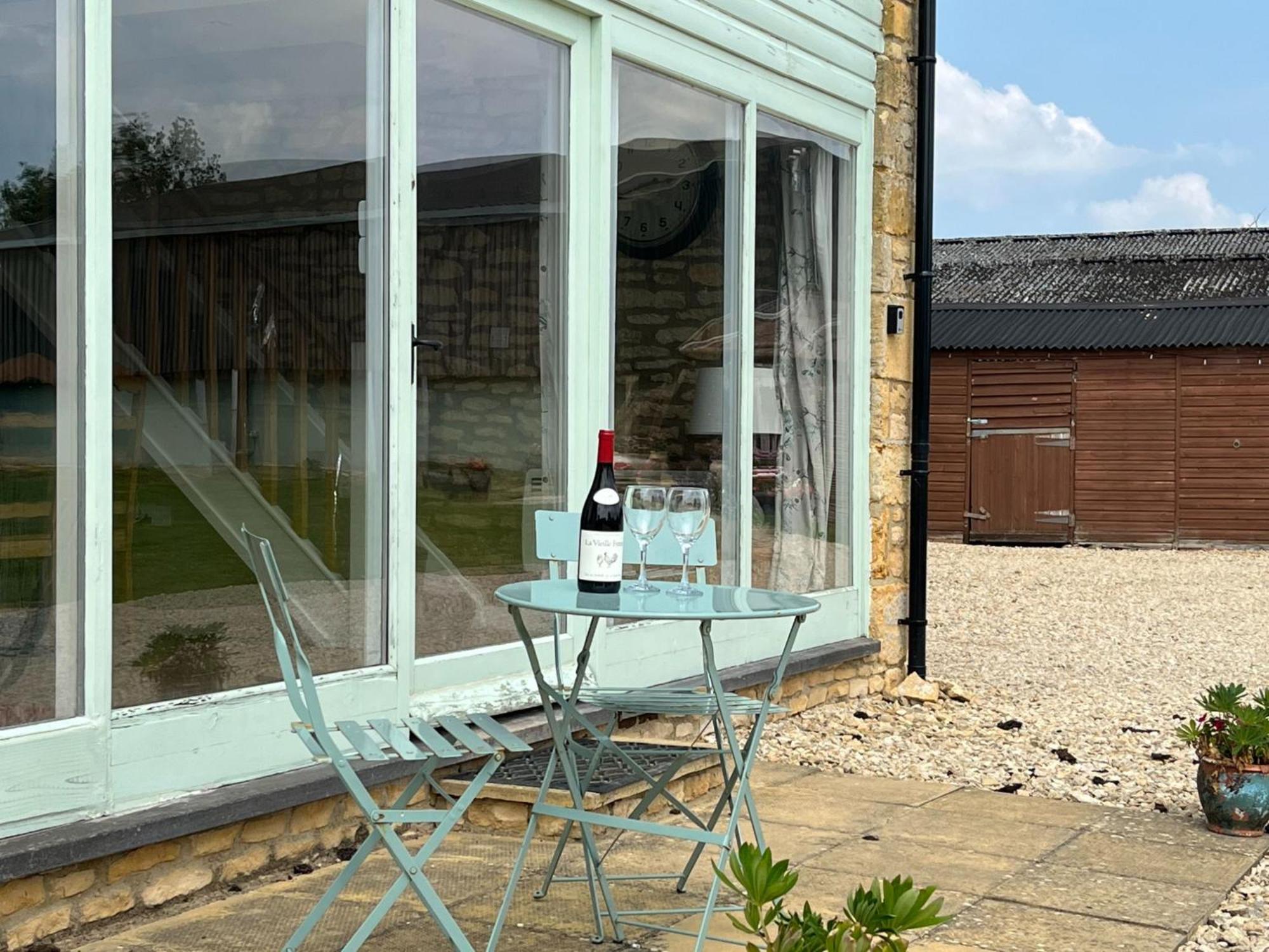 Pass The Keys Hare Cottage Wonderful Views And Parking Moreton-in-Marsh Kültér fotó